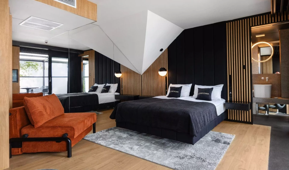 Elevating Hospitality Spaces: Crafting Luxury Furniture for Restaurants, Bars, and Hotels