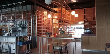 Meble Wpływają na Sukces Twojego biznesu. Dlaczego Współpraca z Architektem i Demi Co. to Klucz do Perfekcji?