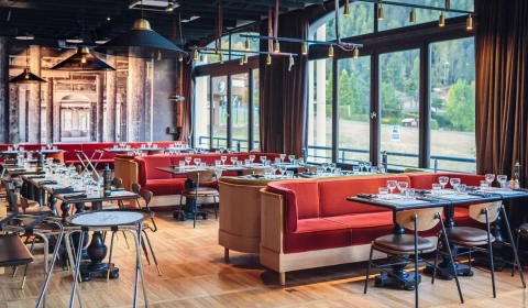 Hotel La Folie Douce w Chammonix