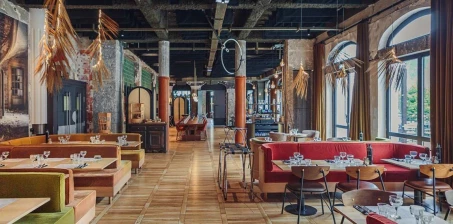 Jak dbać o meble restauracyjne? Porady od ekspertów Demi Co.