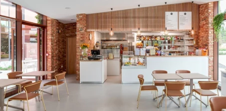 Meble SCAB wprowadzające wibracje barw do wnętrz