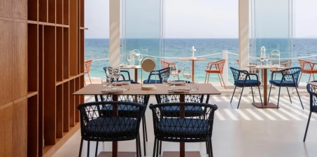 Nowoczesny Minimalizm - Designerskie Meble Pedrali w Przestrzeniach Hotelowych i Restauracyjnych