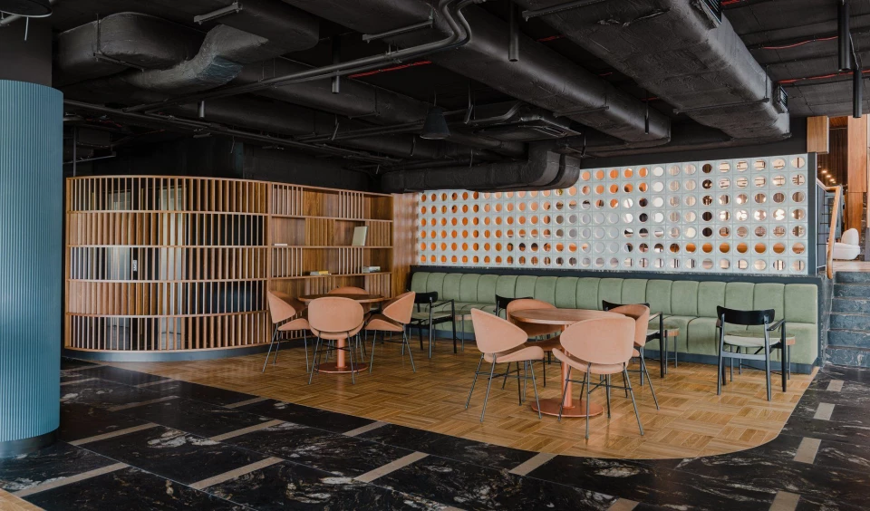 Ecological Interior Trends in Hotels: Inspiration for Sustainable Furnishing