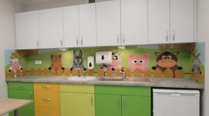 szafki i regały do gabinetu lekarskiego